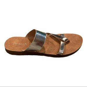 NEW Ashley Sandals Size 10 Silver